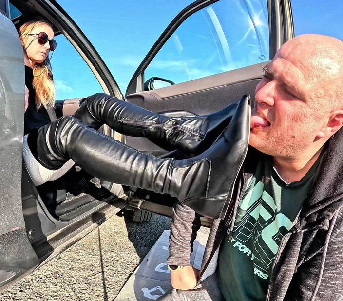 Mistressyammyboots: I miei stivali - il suo posto è nella polvere sotto di...