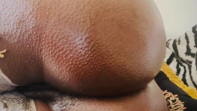 Maeling: Tiny Lesbians Scissoring Stuffed in Oily Anal - Giantess Ass 