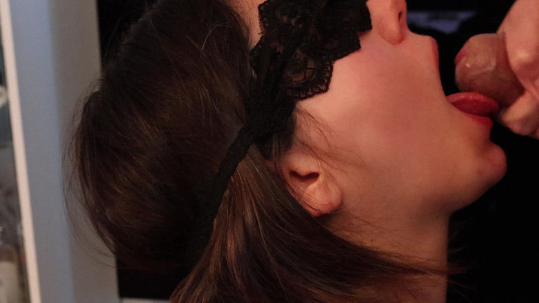 Chu-Chubi: Primo piano sborrata e ingoio sborra