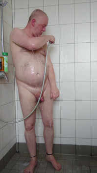 Sabun dan mandi di bilik mandi