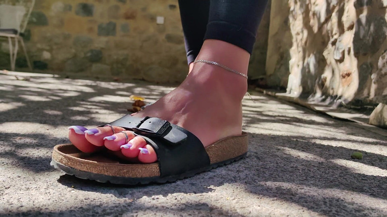 Goddess Lena: बीरकेनस्टॉक ब्रेन