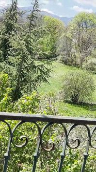 Відео на відкритому повітрі з Хлоєю Дюваль