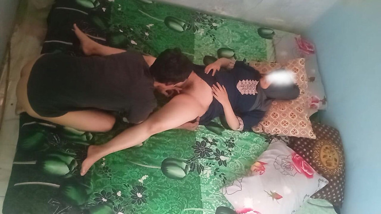 Famly sex: İyi iç çekişene kadar yala