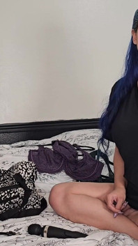 Balení na víkend s mými přáteli: škádlení, popření, cudnost a riskantní roleplay