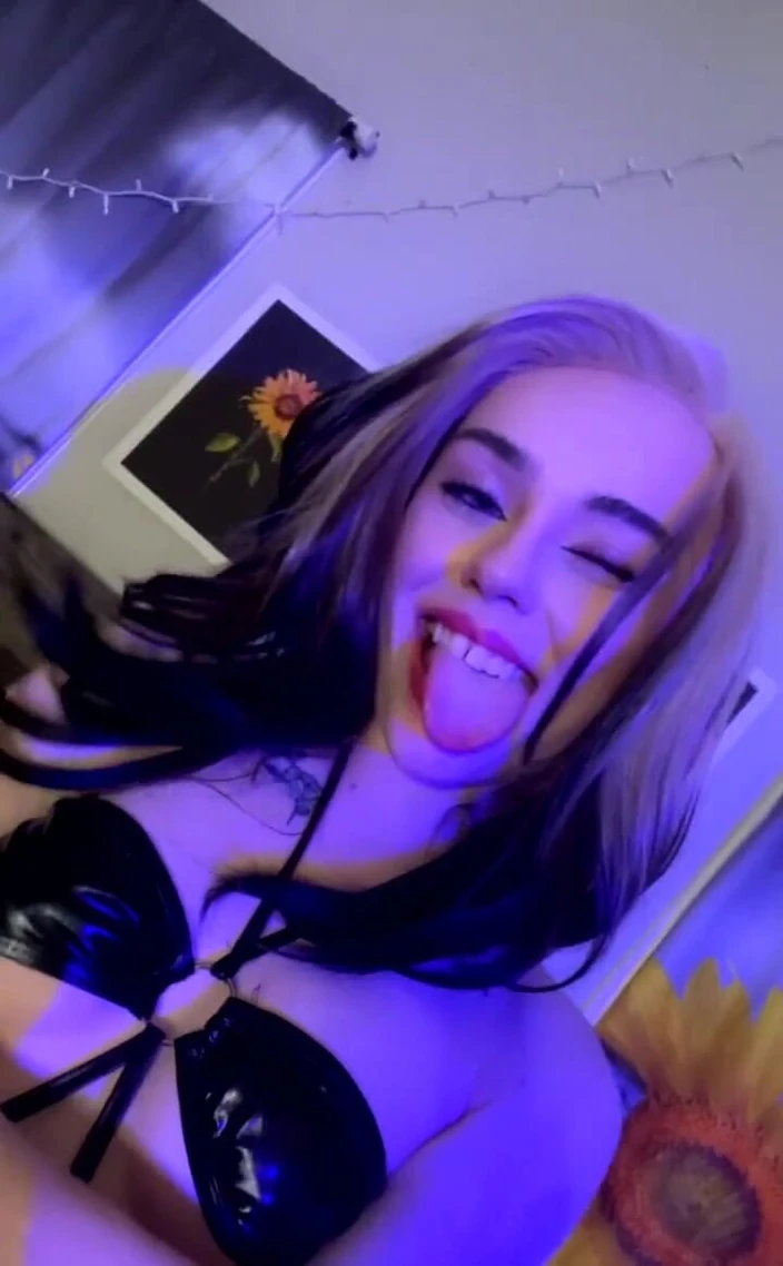 Kinkee Karma: You Wake up and See This S3x D3m0n Waiting to...