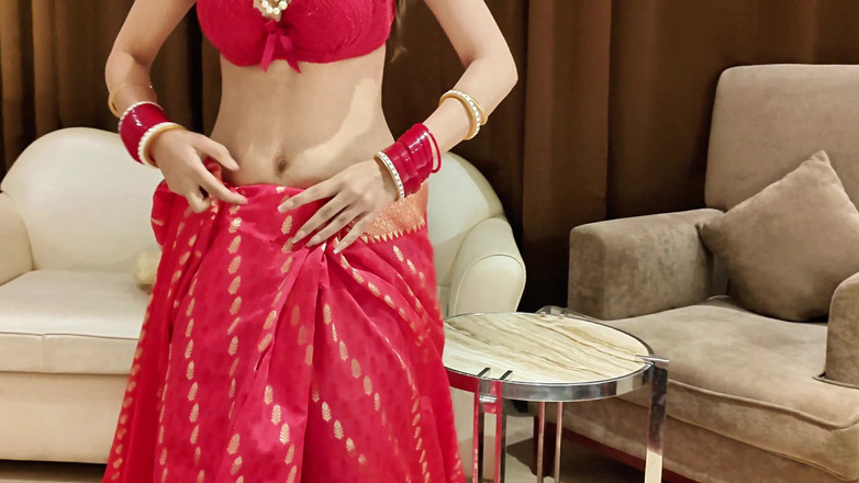 Sassysonia: Desi Indyjski świeżo poślubiony Bhabhi nie może kontrolować jej emocji i...