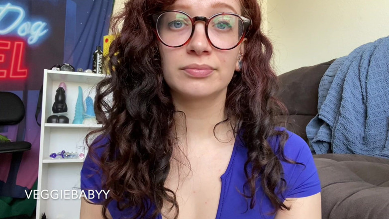 Veggiebabyy: Seducing You with My Big Pouty Lips