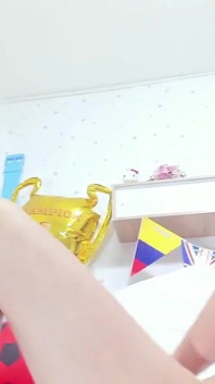 Cewek mungil yang sensual, erotis, dan liar ini siap bikin fantasimu menjadi Tru3.