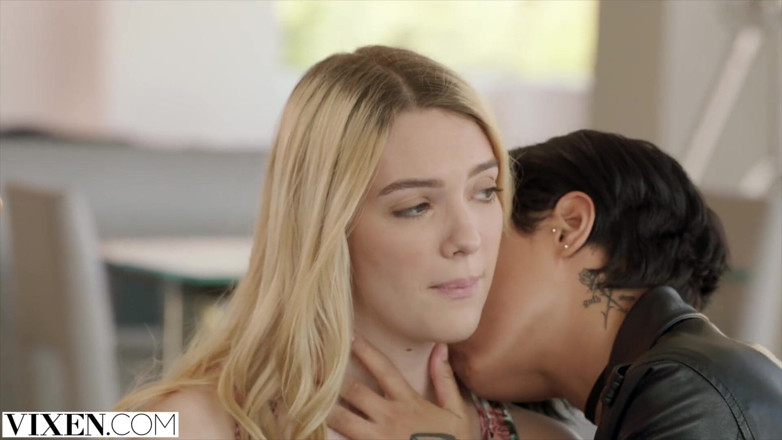 Vixen: VIXEN - Herečka je svedena hollywoodským párem