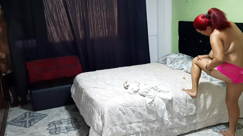 Victor y Natalia: My Stepmom Spreads Her Paws for Me to Fuck Her