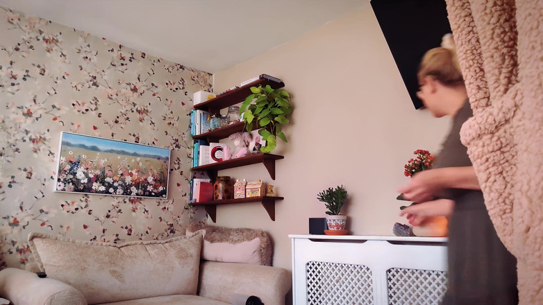 JessieHH: 在继母肮脏的洗涤中被抓 - 免费