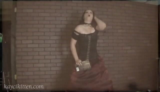 Kayci Kitten: 美丽的痛苦，sybian 故事时间