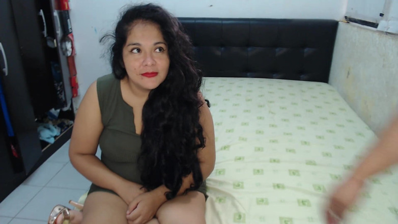 Jsexycouple17: Meine titten sind voller Milch, so sehr, dass sie raus...