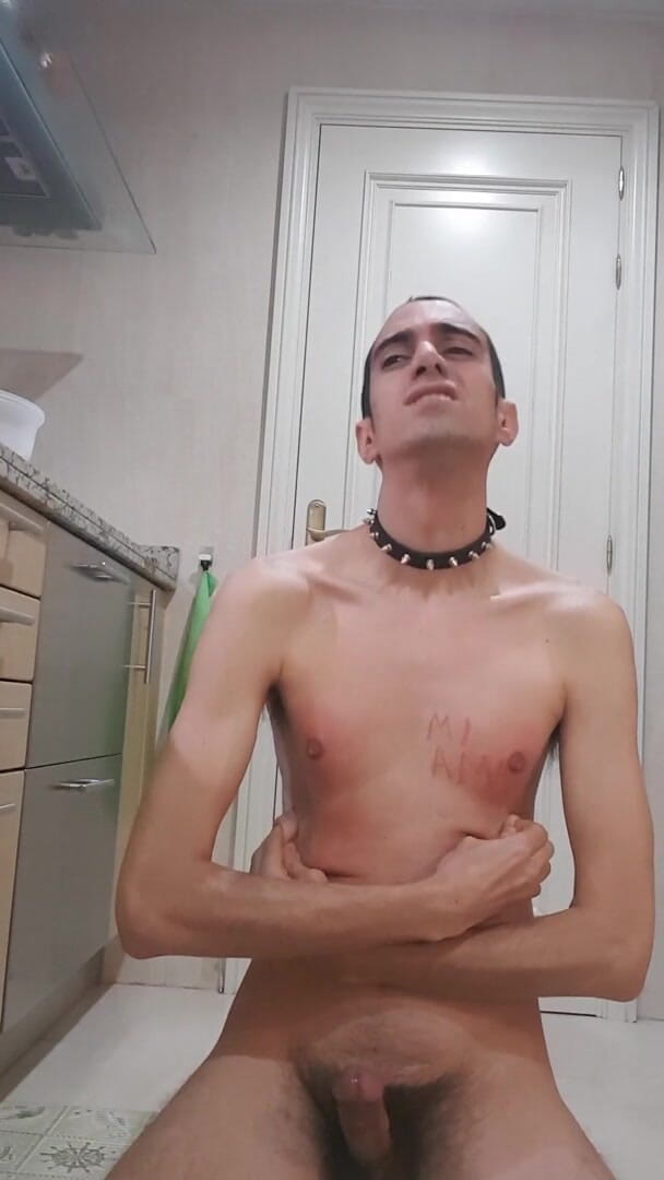 Slave Sparrow: BDSM otrok přijímá příkazy
