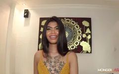 Sensual tailandesa milf recebe gozada interna inesperada