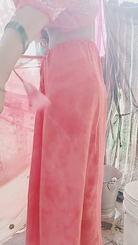 我想偷偷拍我嫂子的大奶子