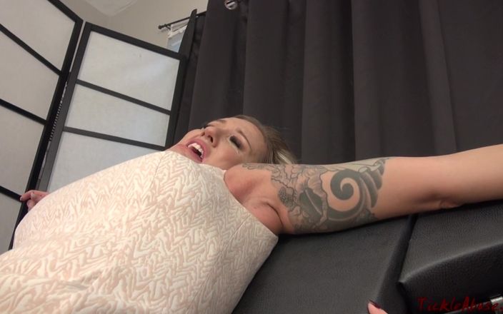 Princess Nikki's Tickling Fetish Sessions: Amateurin auf dem Kitzelstuhl genagelt! - Episode Dd_4030