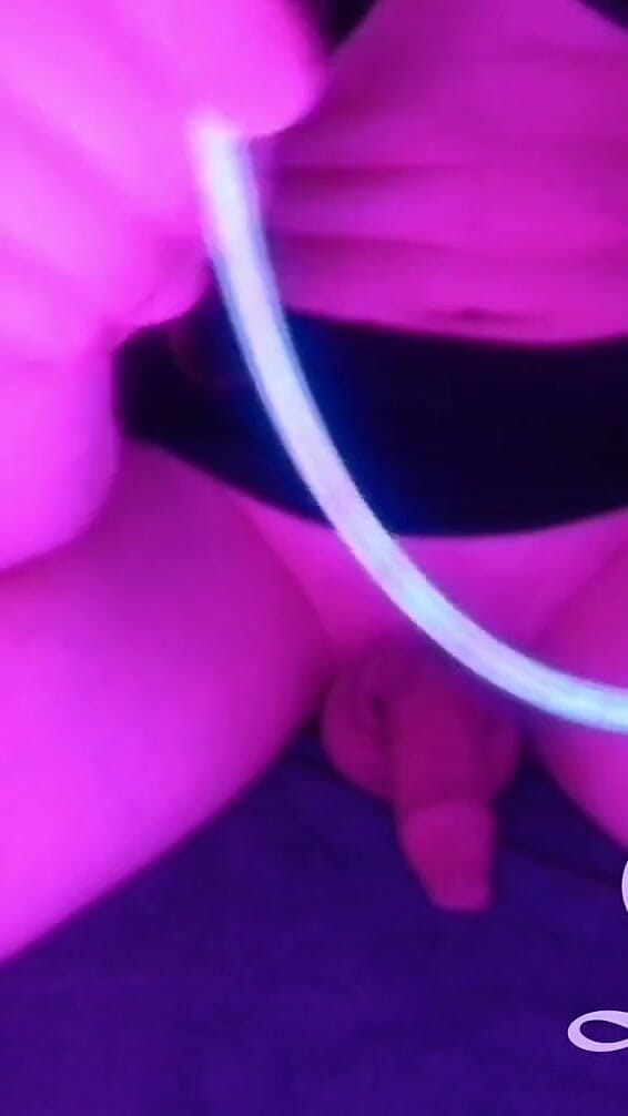 It Glows Inside (with Endoscope) (Lina Free)