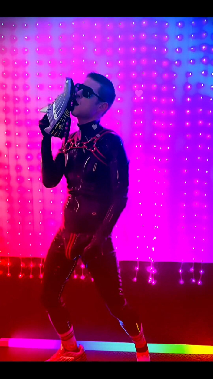 Roman Heart: Vide Clip Outtake