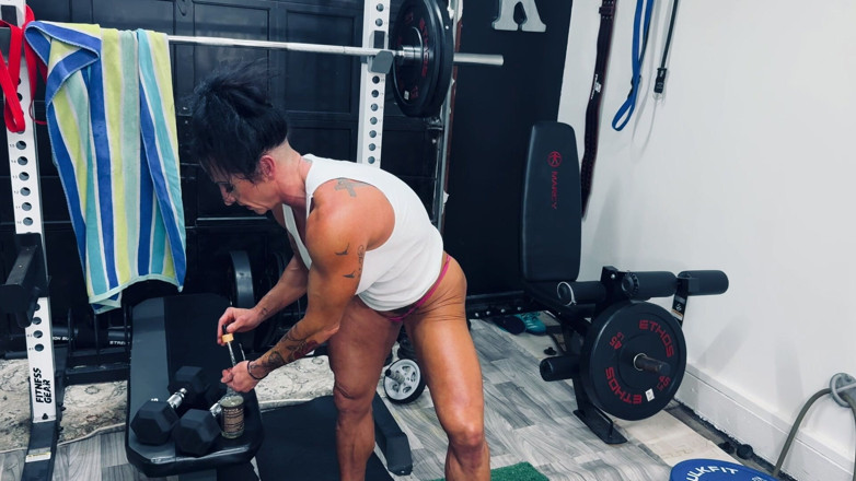 Kandylegsxxx: Kandy fléchit et contrôle votre charge