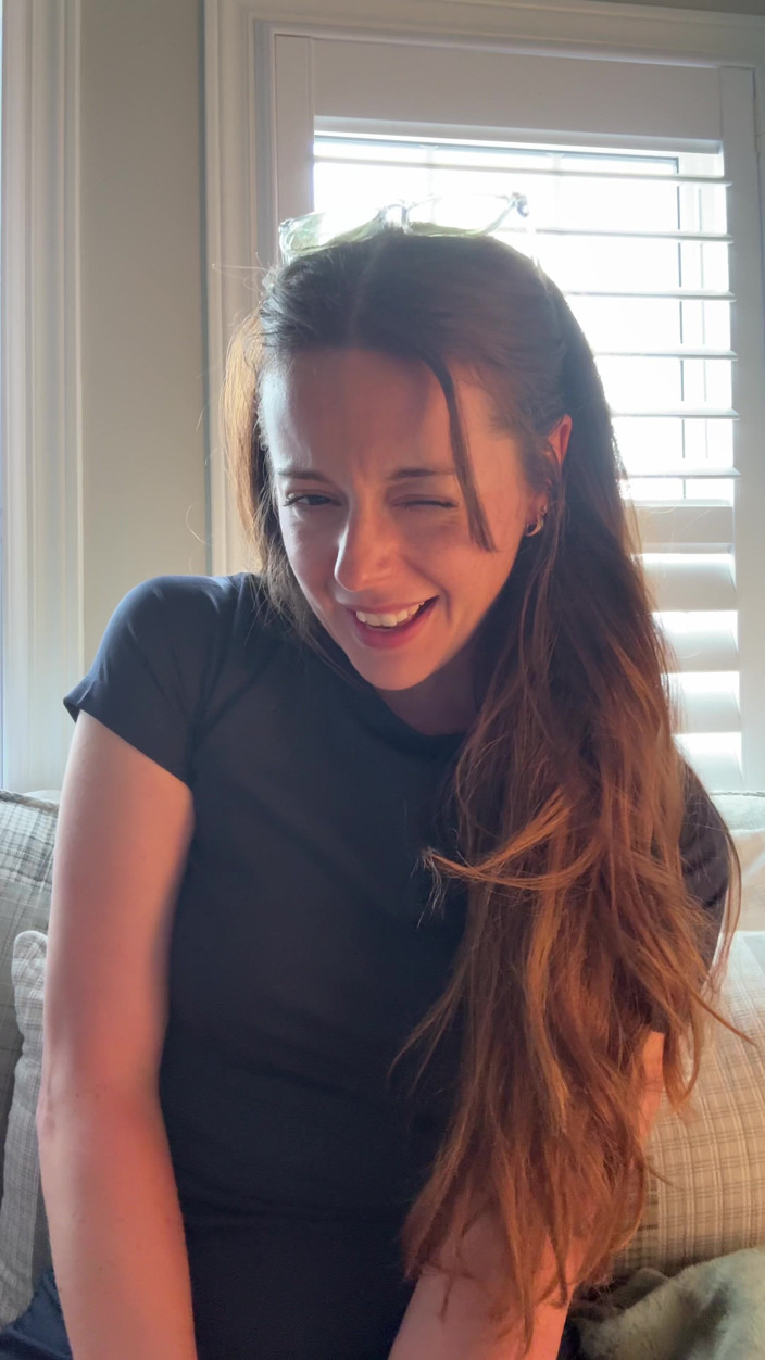 Nadia Foxx: メガネの美女がストロークの方法を教えてくれます!
