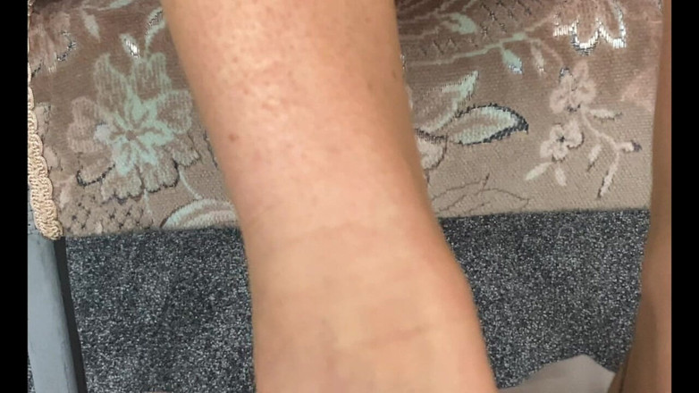 Mr MF: Mrs Mature Feet Bought a New Bra