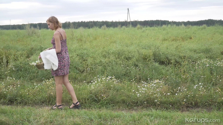 Karups Solo: Naked in Nature