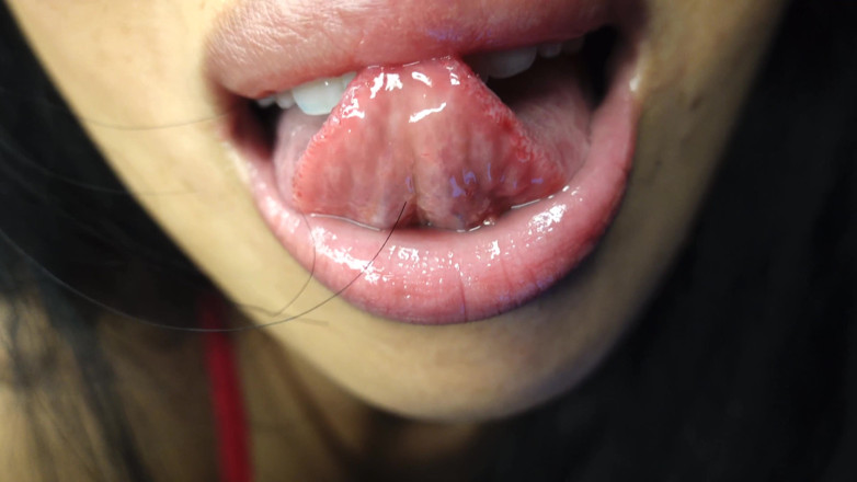Asmr_mouth: Посмотри, что этот мика заставляет меня делать