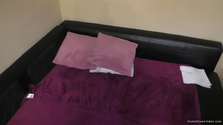 Homegrown Video: Cute wife Mona makes his cock spurt