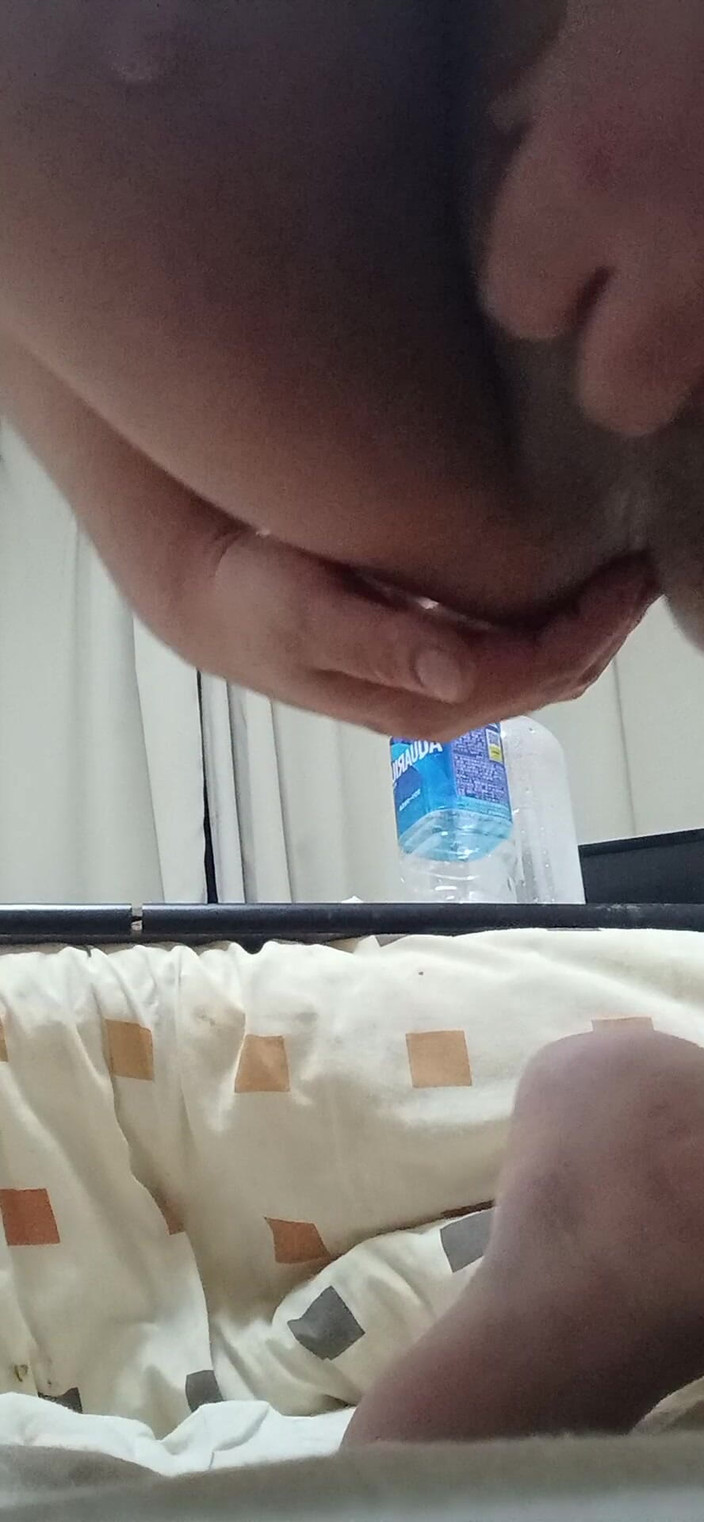 kei chan: 후장을 마사지하는 동안 사정