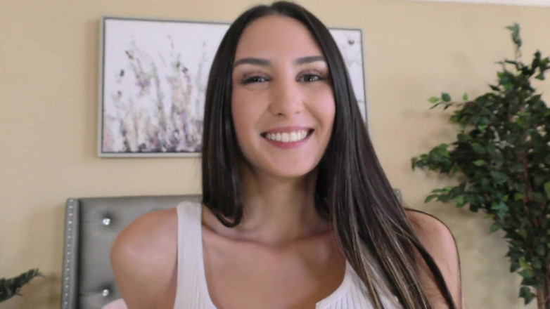 Lethal hardcore videos: Brunette Natalia Nix spreidt haar benen voor haar stiefvader