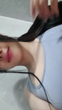 Yulieth Reveals Fierce Big Tits Temptation