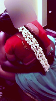 Adik tiriku yang seksi dengan kostum saree lagi asik nyepong dan ngentot kontolku habis-habisan