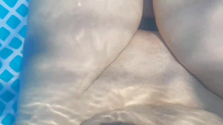 Kitty_Cross: Böse kleine sissy in der Öffentlichkeit