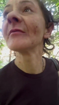 Troiata succhiata veloce nei boschi