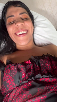 Un Amant Bien Doté Déflore L'anus D'une Femme Mariée Très Coquine
