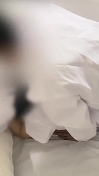 # 123 L'infermiera rookie fa sesso con un medico durante il turno di notte, non riuscivo a sopportare il piacere accanto al paziente