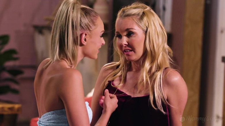 Mommy's Girl: Stepmommy's Girl - Curious Blonde Emma Hix Discovers Stepmom Aaliyah Love's...