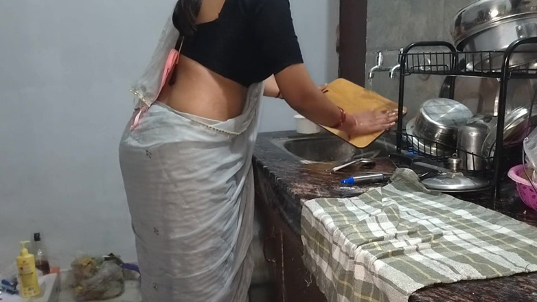 Hotty_ragini: Quando la domestica chiese un aumento di stipendio, il Datore...