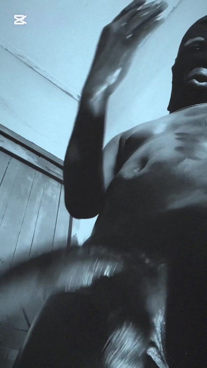 Bbc-godaddy: Частина 2, майстер-селекціонер великих чорних членів гладить і грубо трахає його, поки він не божеволіє