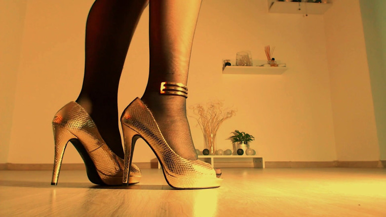 LegsOnHeels: Надень мои нейлон перед тем, как начать соблазнять