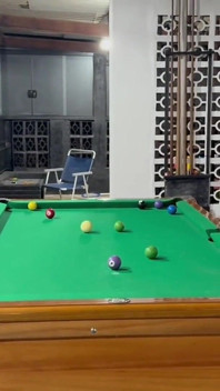Bay Carmona ve Victor Ferraz çıplak bilardo oynuyor