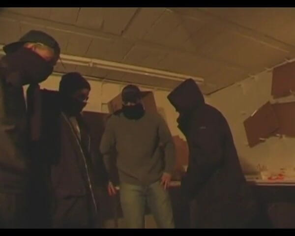 Java Consulting: Una puttana locale viene sbattuta da dei delinquenti