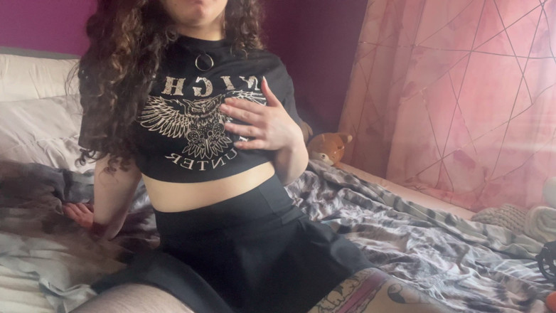 Naughty Vixen: Готична дівчина грає зі своєю пиздою до оргазму