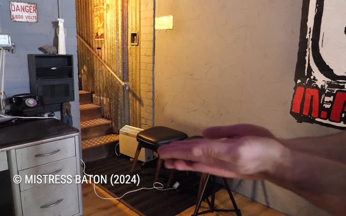 MistressBaton: MB MRM 奴隶手拉HD.mp4