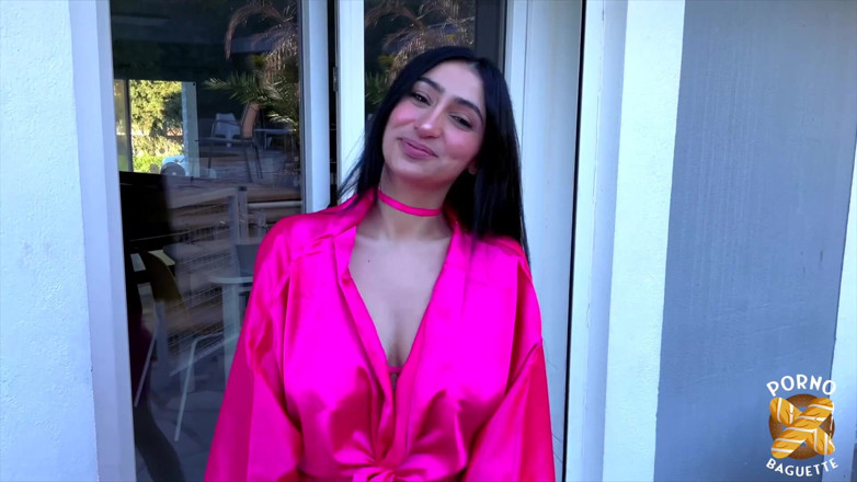 Porno Baguette: Didi, con le sue grandi tette, viene scopata da due...