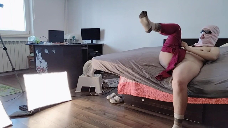 Amateur_MS: Sexy latina hat spaß, Kleidung anprobieren und zu schneiden.