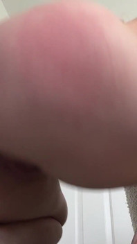 Vuil praten terwijl ik mijn dikke kont op je pik stuiter en je ballen leegloop