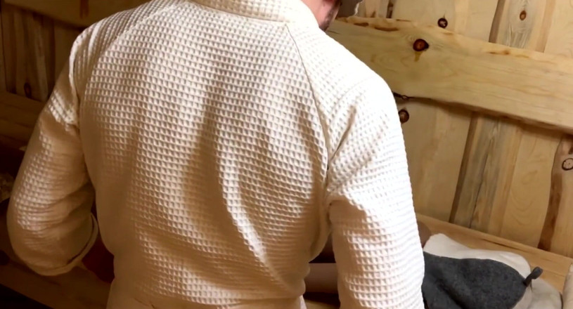 RyslanErotica: Prawdziwe oszustwo w saunie z silikonową lalką erotyczną! Wytryskuję w środku!...