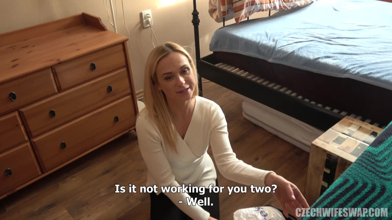 Czech Wife Swap: Tcheca esposa swap 4 - parte 1: Beleza é fodida com força por um...